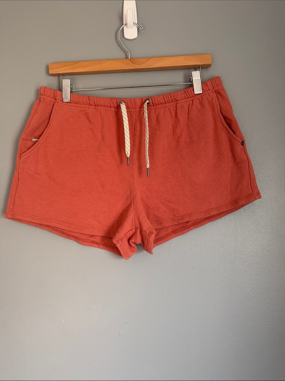 Vuori Sunnyside French Terry Shorts Burnt Clay Orange Coral Drawstring Large